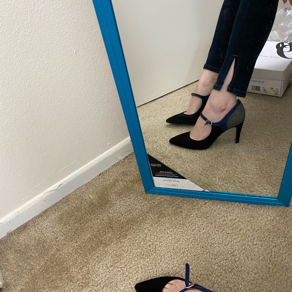 nine west Mary Jane pumps size 5.5